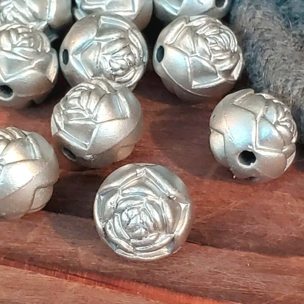 Vintage Retro Silver Satin Rosebud Flower 14mm Round Acrylic Beads 10 pcs